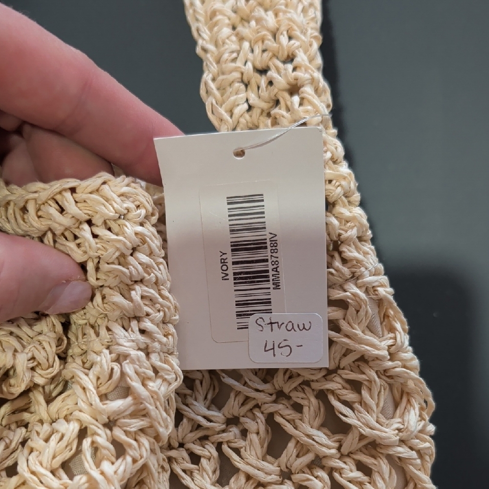 Handwoven Beige Crochet Bucket Bag with Tassels - Picture 2 of 5